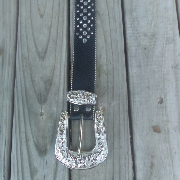 Women\'s Genuine Italan Leather Studded Black Belt & Belt Buckle Size Large main image 4